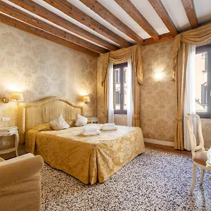 https://residence-ca-di-malta-arsenale.hotelinveneto.com